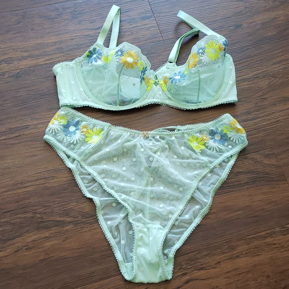 Savage X Fenty Pastel Green Floral Embroidered Sheer Bra & Panty Set